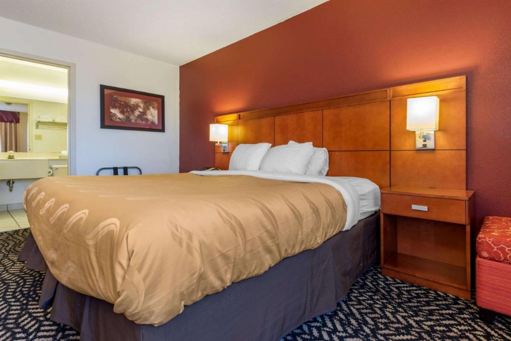 Quality Inn Image 12