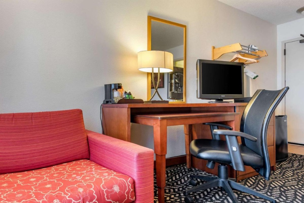 Quality Inn Image 13