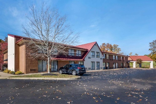 Quality Inn image 25